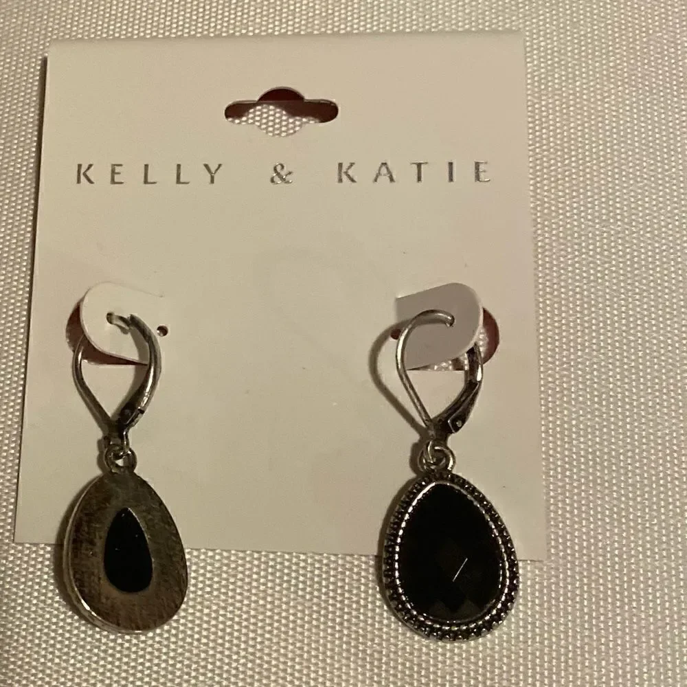 🛍️Women Kelly &Katie Silver Tone Daint Teardrop Black Stone Earrings 🎀
